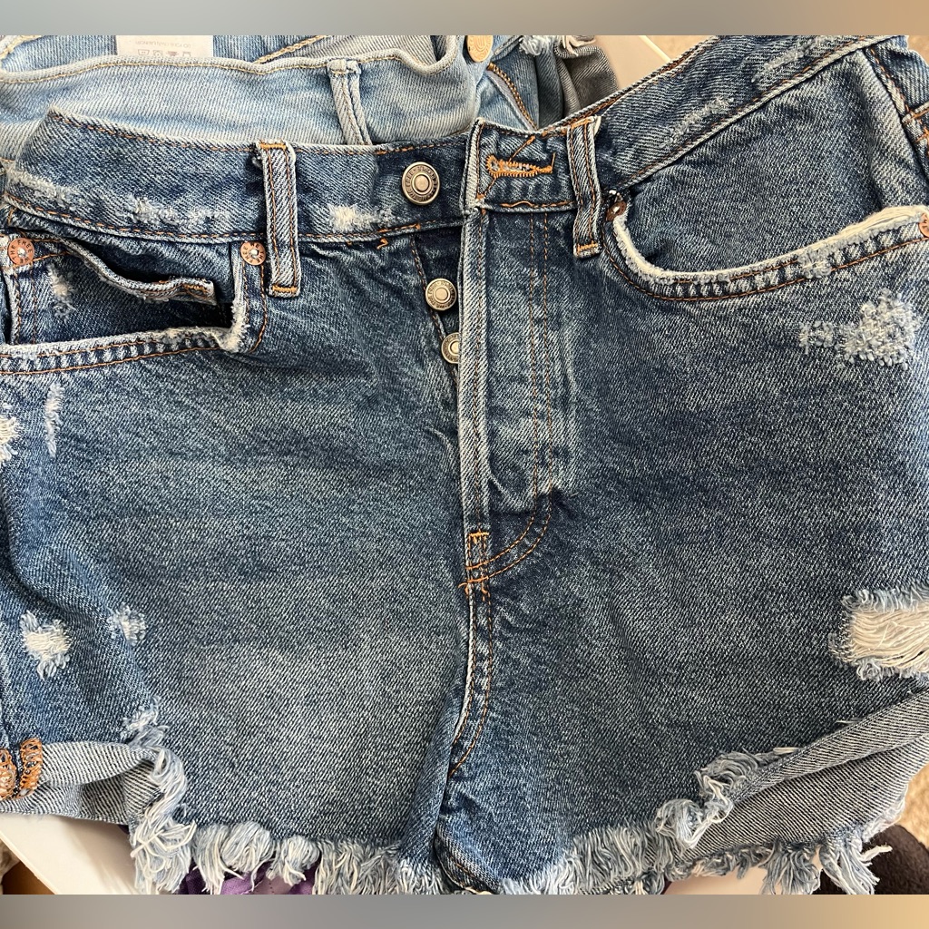 We The Free Distressed Jean Short, Size 25, Euc